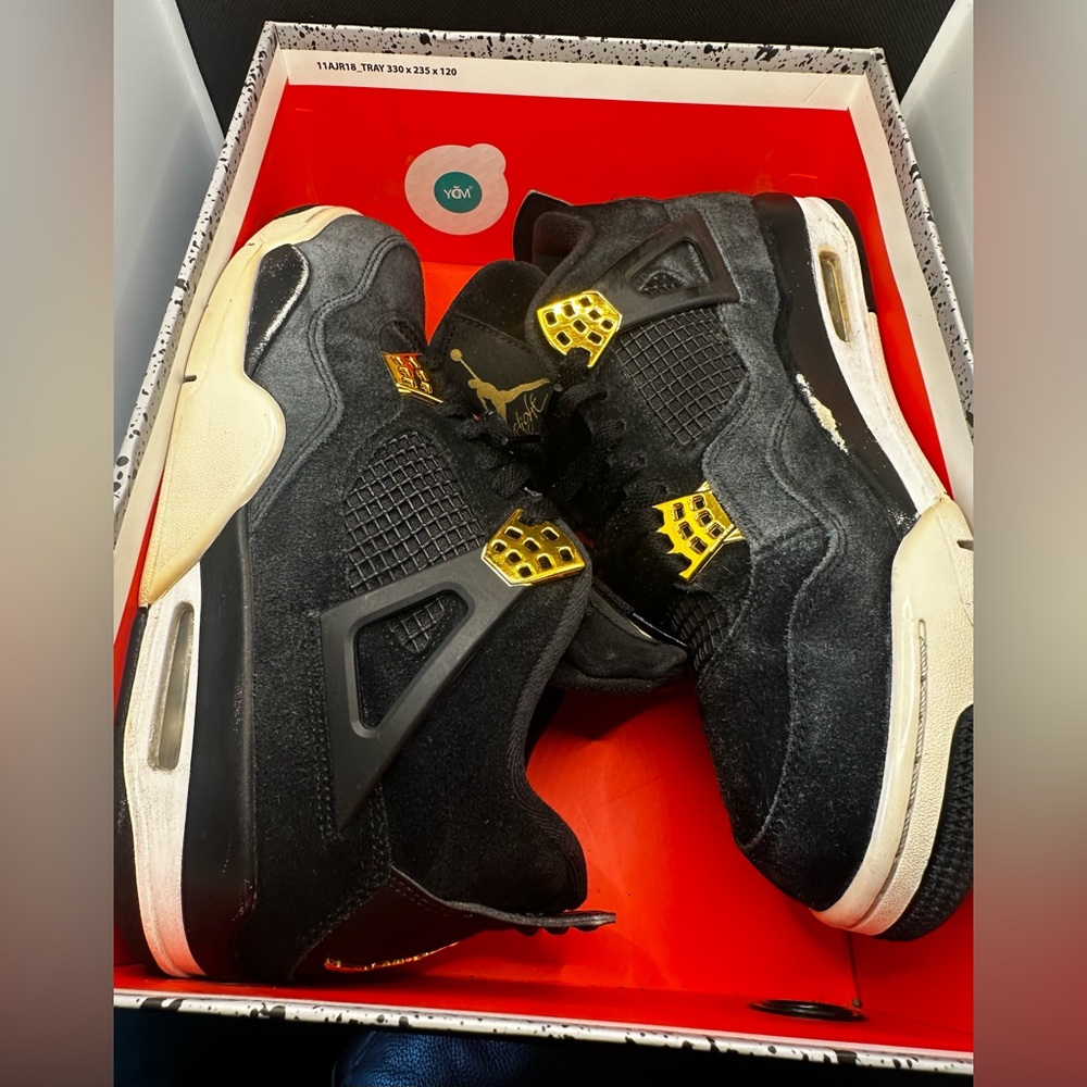 Jordan 4 Retro Royalty (size 9.5)